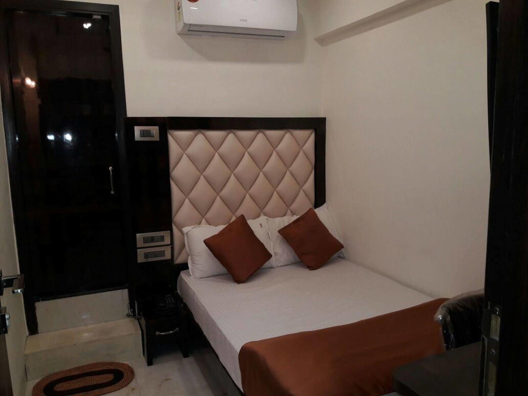 Hotel Karishma Mumbai Exterior foto