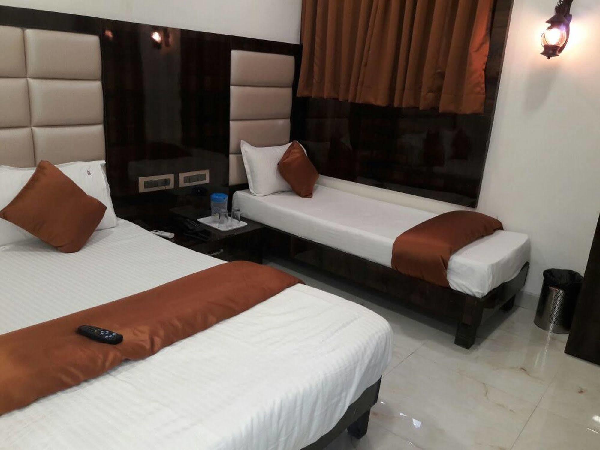 Hotel Karishma Mumbai Exterior foto